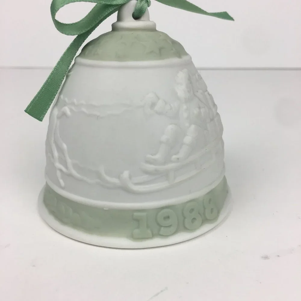 Vtg‎ 1988 Lladro Christmas Holiday Porcelain Bell